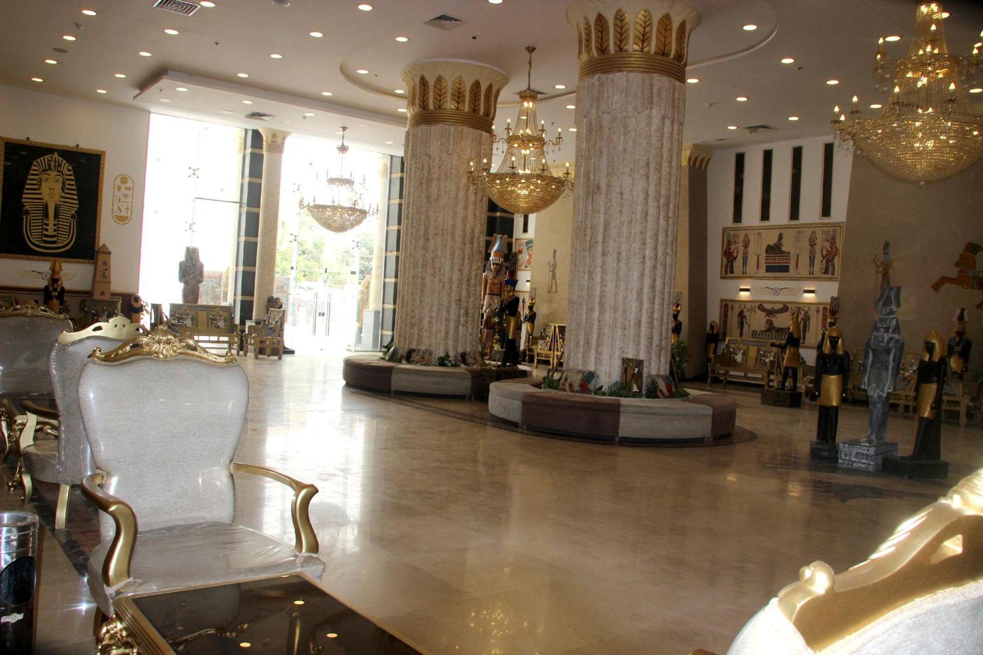 Regency Pyramids Hotel - Lobby Area